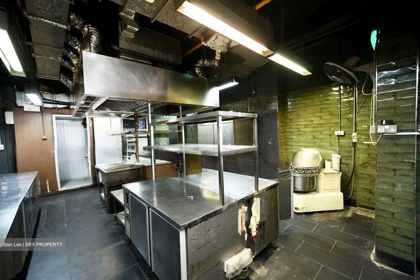 Hongkong Street (D1), Retail #609668851